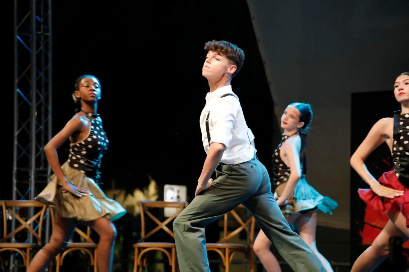 Espectáculo de danza de la Academia Babylon 11