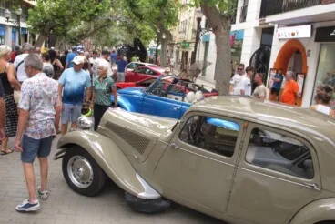 Exposición de motos y coches clásicos en Dénia 10