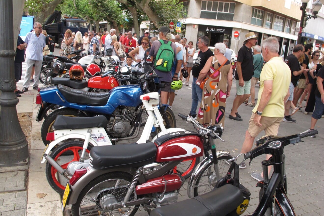 Exposición de motos y coches clásicos en Dénia 19