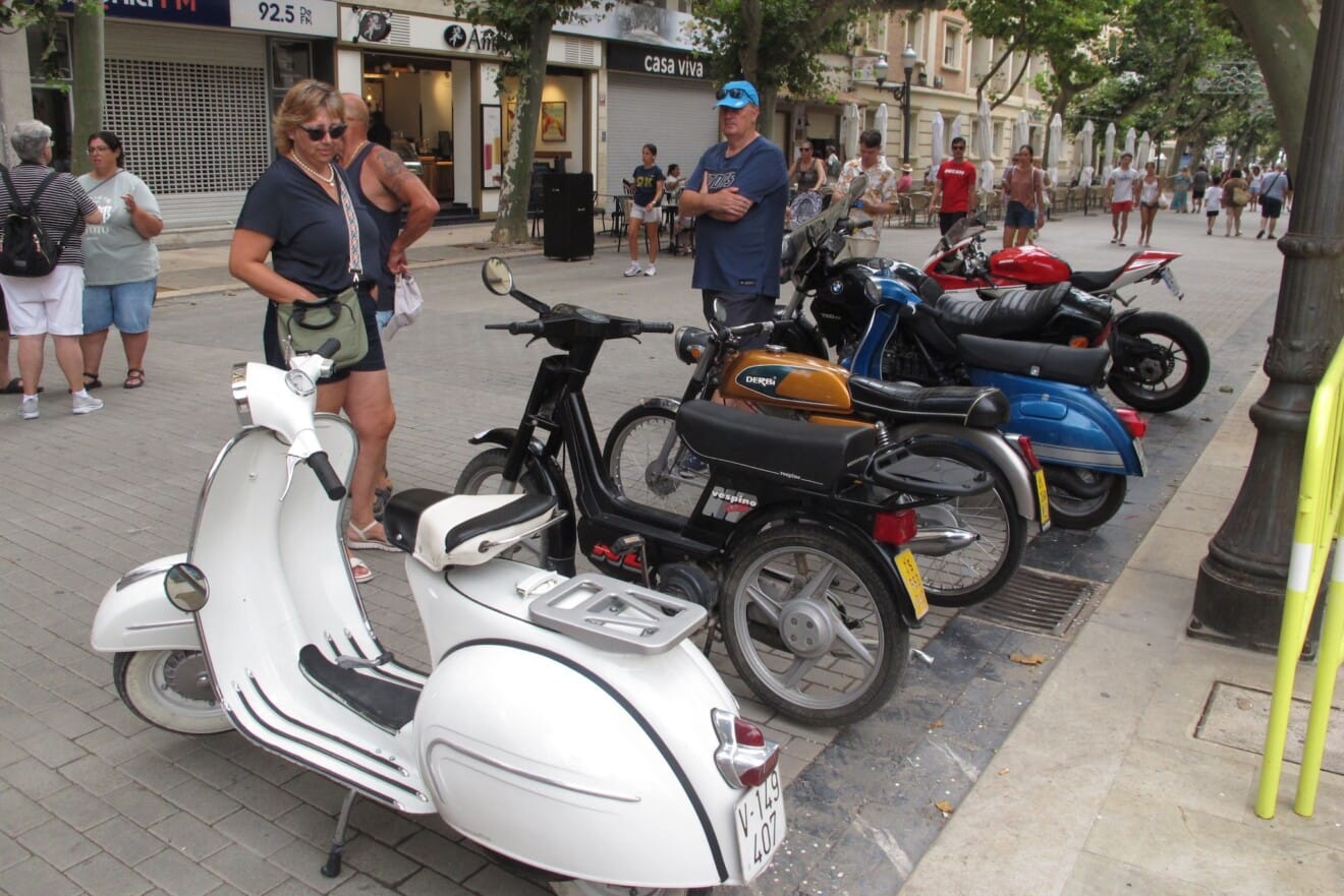 Exposición de motos y coches clásicos en Dénia 23