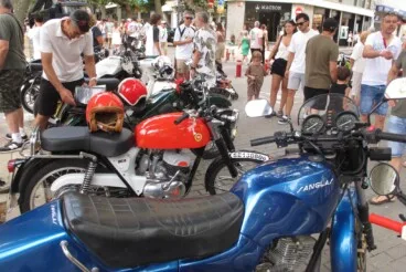 Exposición de motos y coches clásicos en Dénia 25