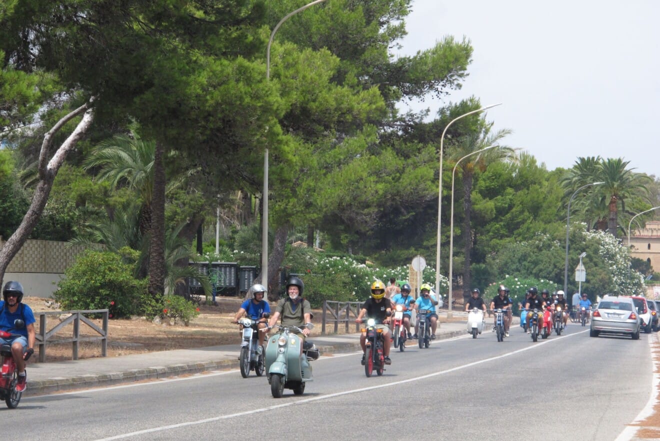 Exposición de motos y coches clásicos en Dénia 29