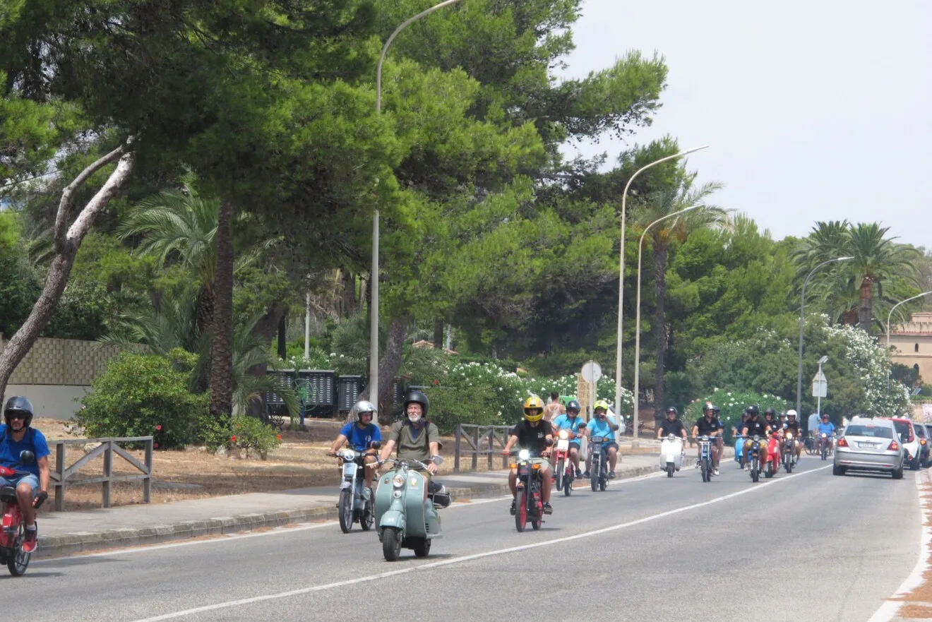 Exposición de motos y coches clásicos en Dénia 29