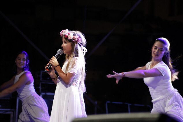 El FIC de Dénia 2026 corona a sus tres nuevas voces en una noche masiva en la calle La Via 7 festival intergeneracional de la canco de denia 2026 4