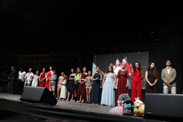 El FIC de Dénia 2026 corona a sus tres nuevas voces en una noche masiva en la calle La Via 72 festival intergeneracional de la canco de denia 2026 69