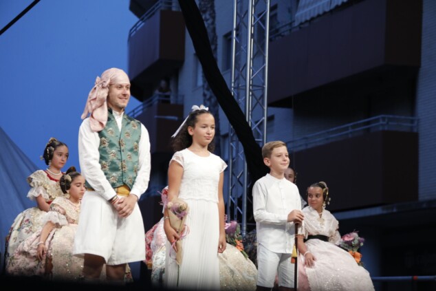 El Dia de Falles en Dénia: entre el éxito de las paellas, un susto junto a la playa y el sofocante termómetro 35 gala fallera de las fiestas de denia 2026 24