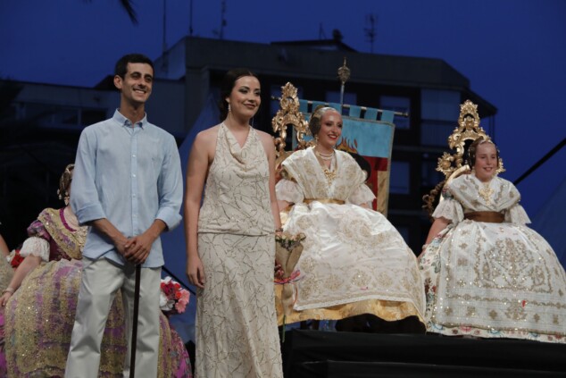 El Dia de Falles en Dénia: entre el éxito de las paellas, un susto junto a la playa y el sofocante termómetro 36 gala fallera de las fiestas de denia 2026 25