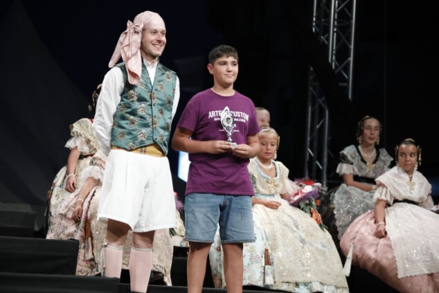 El Dia de Falles en Dénia: entre el éxito de las paellas, un susto junto a la playa y el sofocante termómetro 64 gala fallera de las fiestas de denia 2026 53
