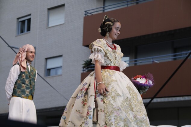 El Dia de Falles en Dénia: entre el éxito de las paellas, un susto junto a la playa y el sofocante termómetro 17 gala fallera de las fiestas de denia 2026 6