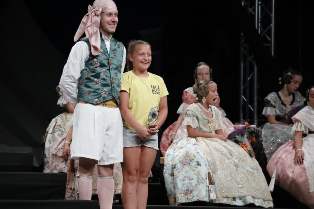 El Dia de Falles en Dénia: entre el éxito de las paellas, un susto junto a la playa y el sofocante termómetro 71 gala fallera de las fiestas de denia 2026 60