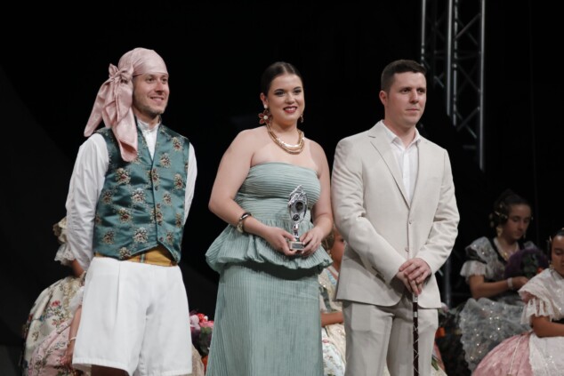 El Dia de Falles en Dénia: entre el éxito de las paellas, un susto junto a la playa y el sofocante termómetro 74 gala fallera de las fiestas de denia 2026 63