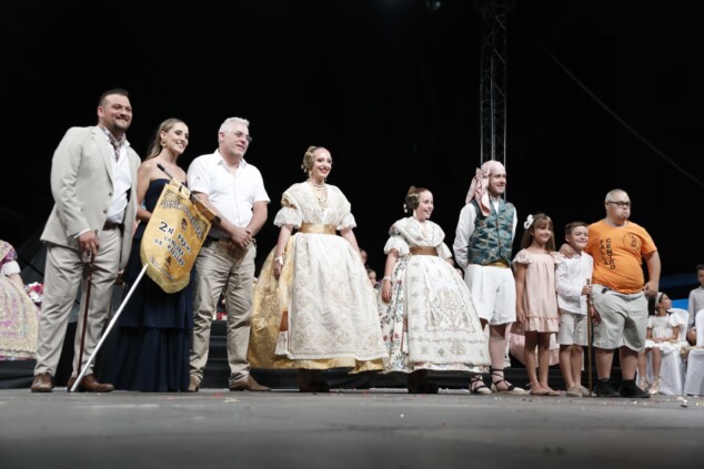 El Dia de Falles en Dénia: entre el éxito de las paellas, un susto junto a la playa y el sofocante termómetro 83 gala fallera de las fiestas de denia 2026 72