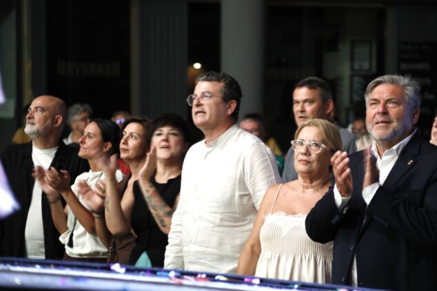 El Dia de Falles en Dénia: entre el éxito de las paellas, un susto junto a la playa y el sofocante termómetro 87 gala fallera de las fiestas de denia 2026 76