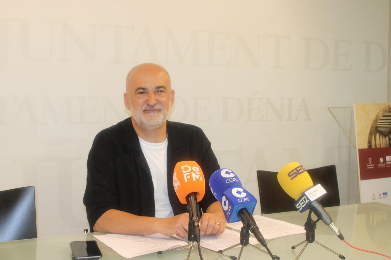 Javier Scotto presenta la nueva ordenanza contra la prostitución en Dénia