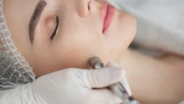 ¿Es buen momento para un peeling facial? Las opciones más seguras durante el verano 5 los mejores peelings en verano para renovar la piel