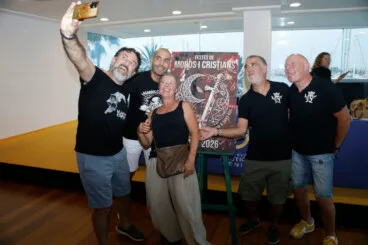 Moros i Cristians de Dénia dan a conocer el cartel, programación y pregonero (17)