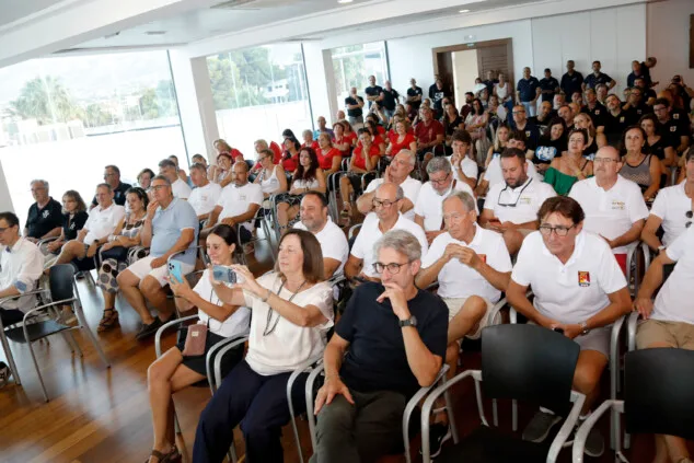 Imagen: Público en la presentación de las novedades de los Moros y Cristianos de Dénia