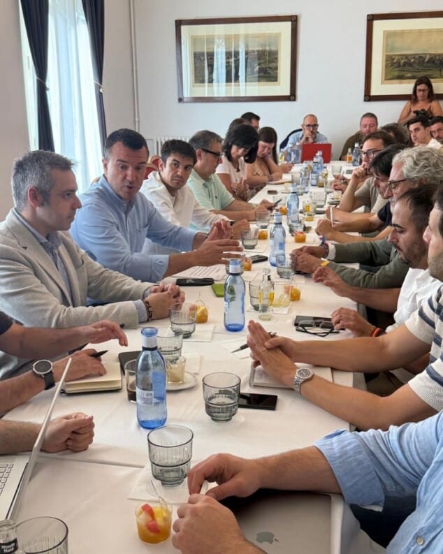 Vicent Mompó reivindica el papel de la Diputación durante la DANA y apuesta por una gestión comarcal de los servicios 4 rechazo al sistema de primarias para elegir candidatos