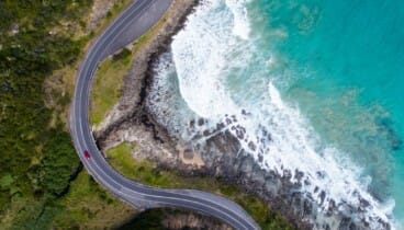 El enemigo invisible que reduce la eficacia de los frenos cerca del mar 8 respuesta de frenado inmediata y segura en la carretera