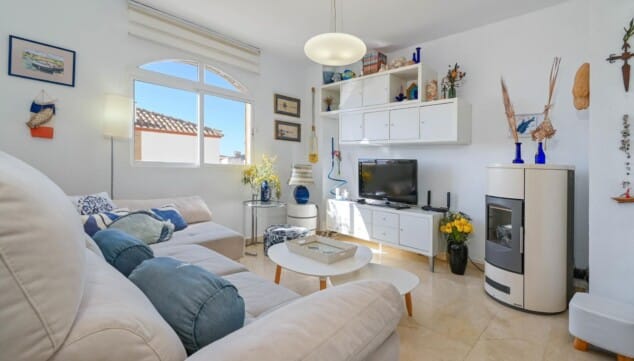 Ático Marysol: un ático familiar en Xàbia junto a la playa de la Grava 2 salon comedor luminoso con aire acondicionado