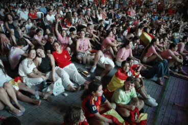 Seguimiento del partido del Mundial de fútbol en Dénia 1