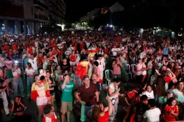 Seguimiento del partido del Mundial de fútbol en Dénia 6