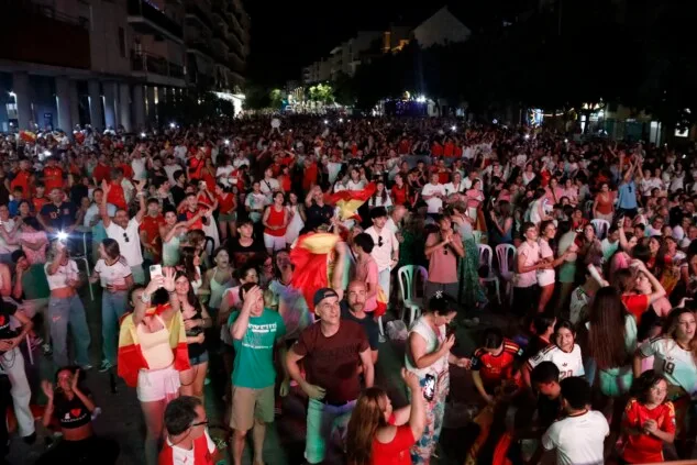 Goles, havaneres y un vuelco inesperado: la crónica de la noche más intensa de las fiestas de Dénia 10 seguimiento del partido del mundial de futbol en denia 6