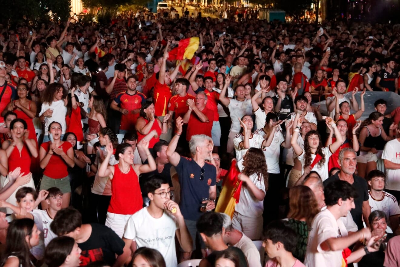 Seguimiento del partido del Mundial de fútbol en Dénia 7
