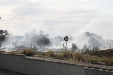 Trabajos de extinción del incendio de vegetación en Dénia (3)