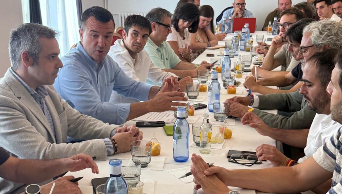 Vicent Mompó reivindica el papel de la Diputación durante la DANA y apuesta por una gestión comarcal de los servicios
