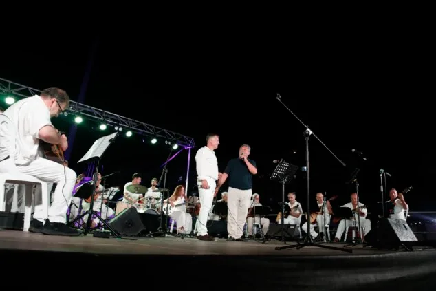 Goles, havaneres y un vuelco inesperado: la crónica de la noche más intensa de las fiestas de Dénia 41 xxvii cantada dhavaneres de denia 3