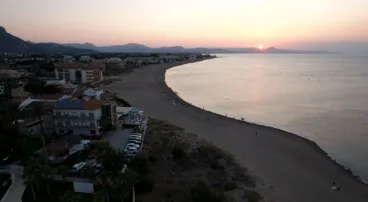 El eclipse solar rozará el 100 % de oscuridad en Dénia: dónde situarse y el punto que queda prohibido 7 anochecer desde las playas de denia
