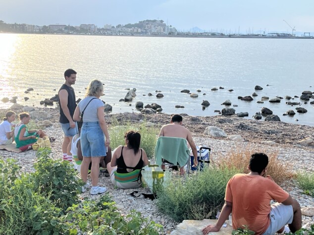 El eclipse solar en Dénia, entre la decepción por las nubes y un sobrecogedor apagón de última hora 16 asi se vivio el eclipse en denia 12