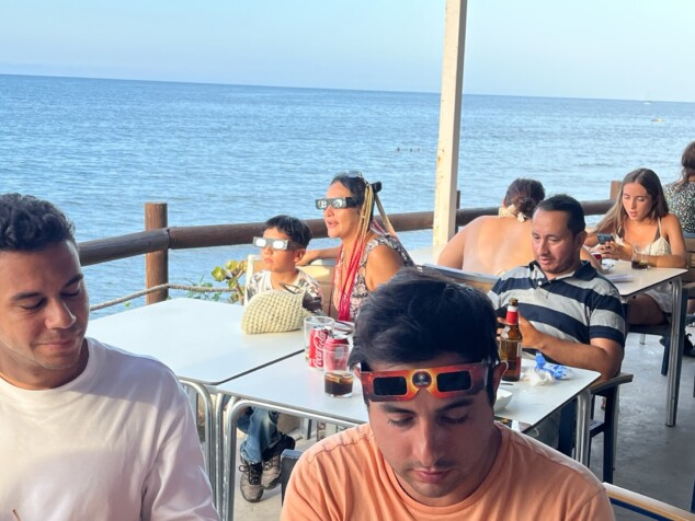 El eclipse solar en Dénia, entre la decepción por las nubes y un sobrecogedor apagón de última hora 24 asi se vivio el eclipse en denia 20
