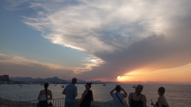 El eclipse solar en Dénia, entre la decepción por las nubes y un sobrecogedor apagón de última hora 27 asi se vivio el eclipse en denia 23