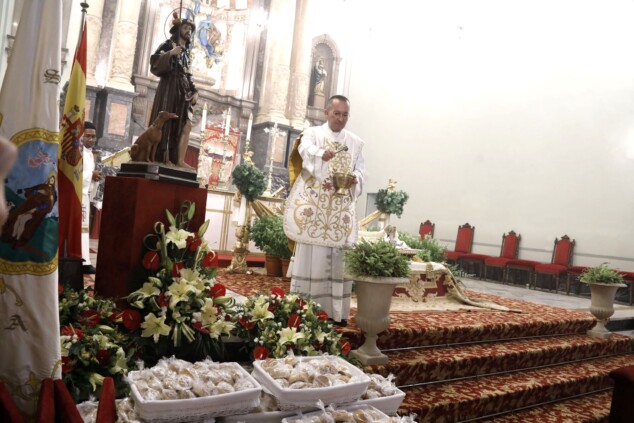 El atronador estallido de los arcabuces toma el centro de Dénia antes del esperado Milagro de la Niebla 37 batalla de arcabuceria y misa de los moros y cristianos 2026 de denia 34