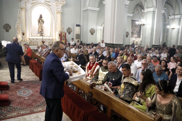 El atronador estallido de los arcabuces toma el centro de Dénia antes del esperado Milagro de la Niebla 41 batalla de arcabuceria y misa de los moros y cristianos 2026 de denia 38