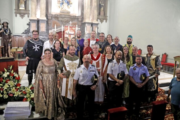 El atronador estallido de los arcabuces toma el centro de Dénia antes del esperado Milagro de la Niebla 46 batalla de arcabuceria y misa de los moros y cristianos 2026 de denia 43