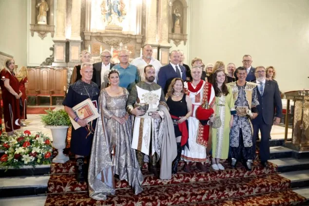 El atronador estallido de los arcabuces toma el centro de Dénia antes del esperado Milagro de la Niebla 48 batalla de arcabuceria y misa de los moros y cristianos 2026 de denia 45