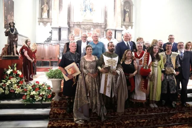 El atronador estallido de los arcabuces toma el centro de Dénia antes del esperado Milagro de la Niebla 49 batalla de arcabuceria y misa de los moros y cristianos 2026 de denia 46