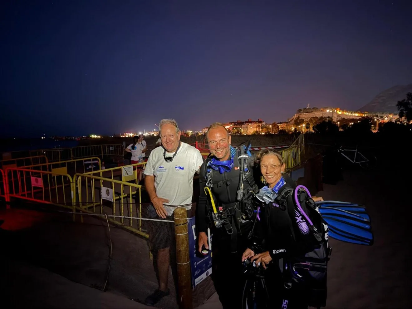 Los buceadores Alfredo y Micaela en el Campamento Tortuga de Dénia