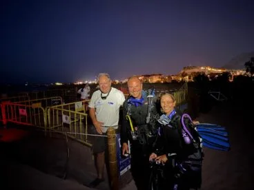 Los buceadores Alfredo y Micaela en el Campamento Tortuga de Dénia