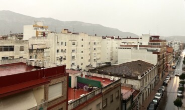 Vuelve a llover en Dénia, y se cierran carreteras por el agua 2 carreteras de denia bajo la lluvia