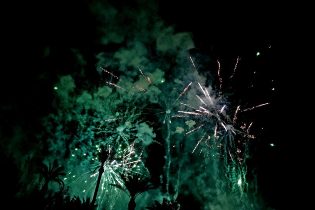 Los boatos de Cavallers de Me’n Fot y la filà Walies conquistan el centro de Dénia en su día grande 225 castillo de fuegos artificiales de los moros y cristianos de denia 2026 10