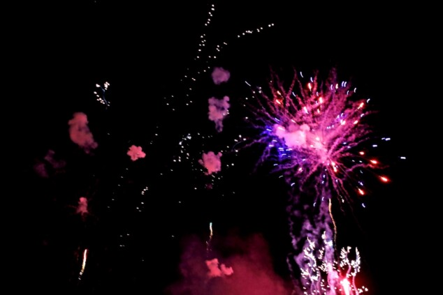 Los boatos de Cavallers de Me’n Fot y la filà Walies conquistan el centro de Dénia en su día grande 218 castillo de fuegos artificiales de los moros y cristianos de denia 2026 3