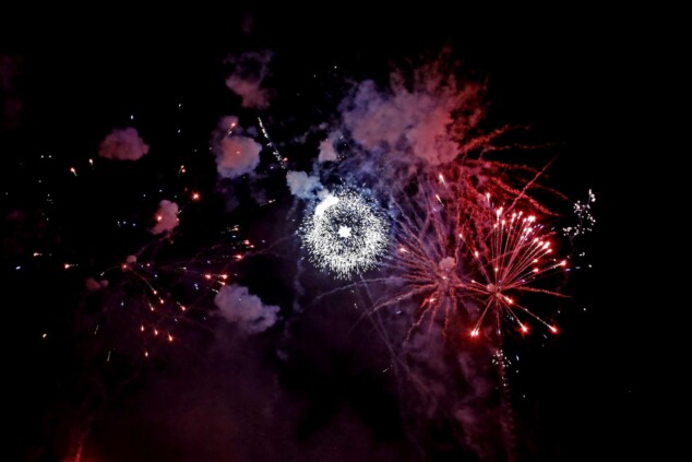 Los boatos de Cavallers de Me’n Fot y la filà Walies conquistan el centro de Dénia en su día grande 221 castillo de fuegos artificiales de los moros y cristianos de denia 2026 6