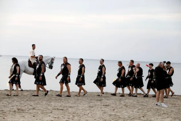 Dénia firma la tregua a orillas del mar: las tropas moras conquistan la escollera norte antes del gran choque 13 desembarco moro de denia de 2026 10