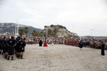 Dénia firma la tregua a orillas del mar: las tropas moras conquistan la escollera norte antes del gran choque 17 desembarco moro de denia de 2026 13