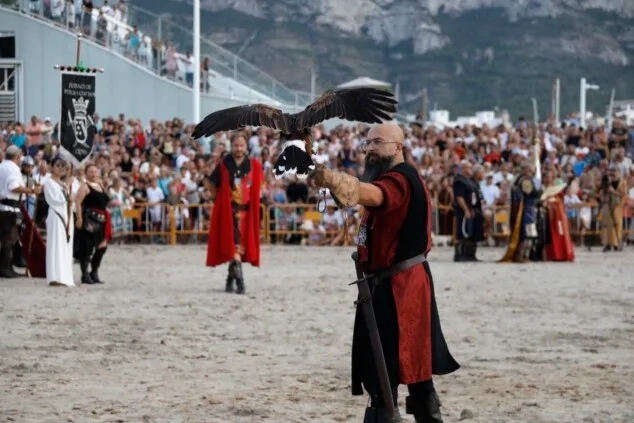 Dénia firma la tregua a orillas del mar: las tropas moras conquistan la escollera norte antes del gran choque 19 desembarco moro de denia de 2026 16
