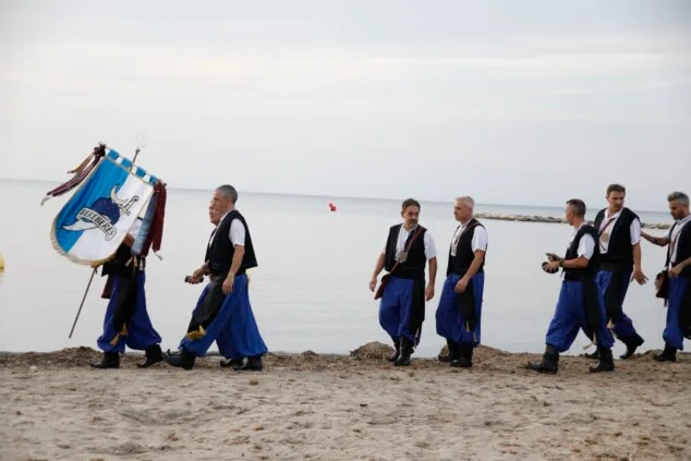 Dénia firma la tregua a orillas del mar: las tropas moras conquistan la escollera norte antes del gran choque 22 desembarco moro de denia de 2026 19